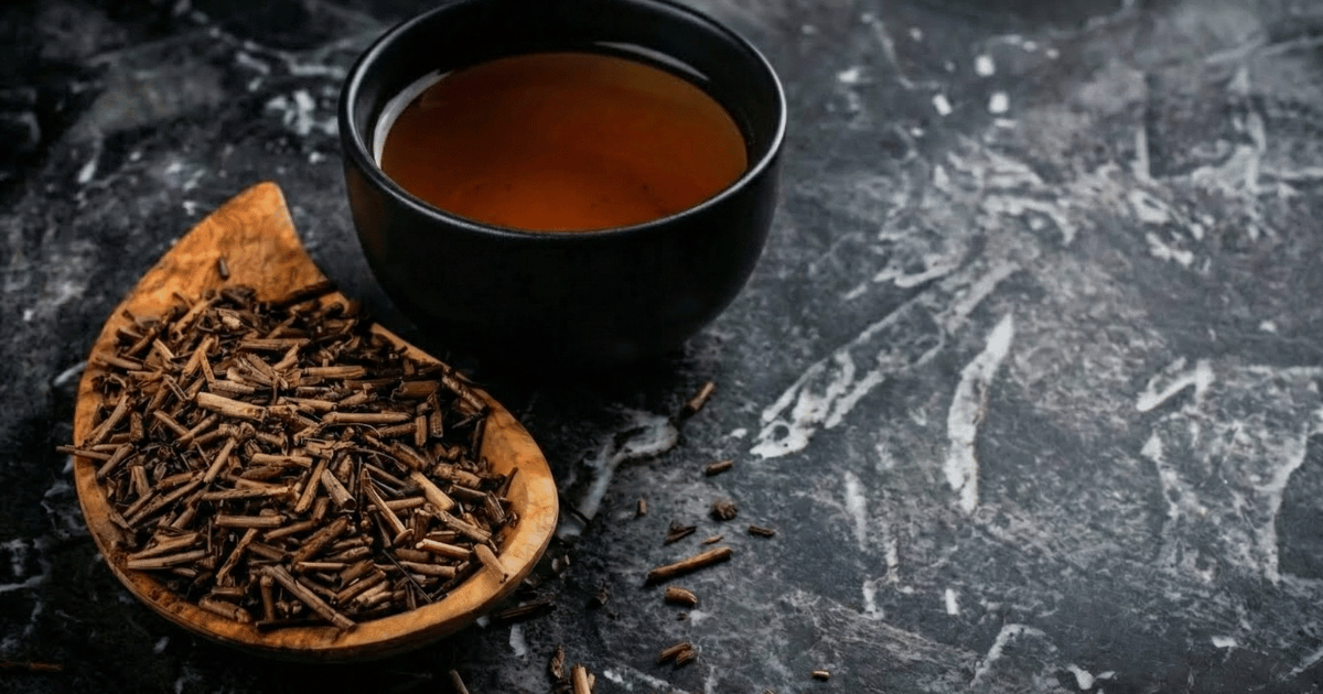 Hojicha, davvero il nuovo matcha meno amaro? Prova d’assaggio onesta, differenze vere e un’idea da rifare a casa
